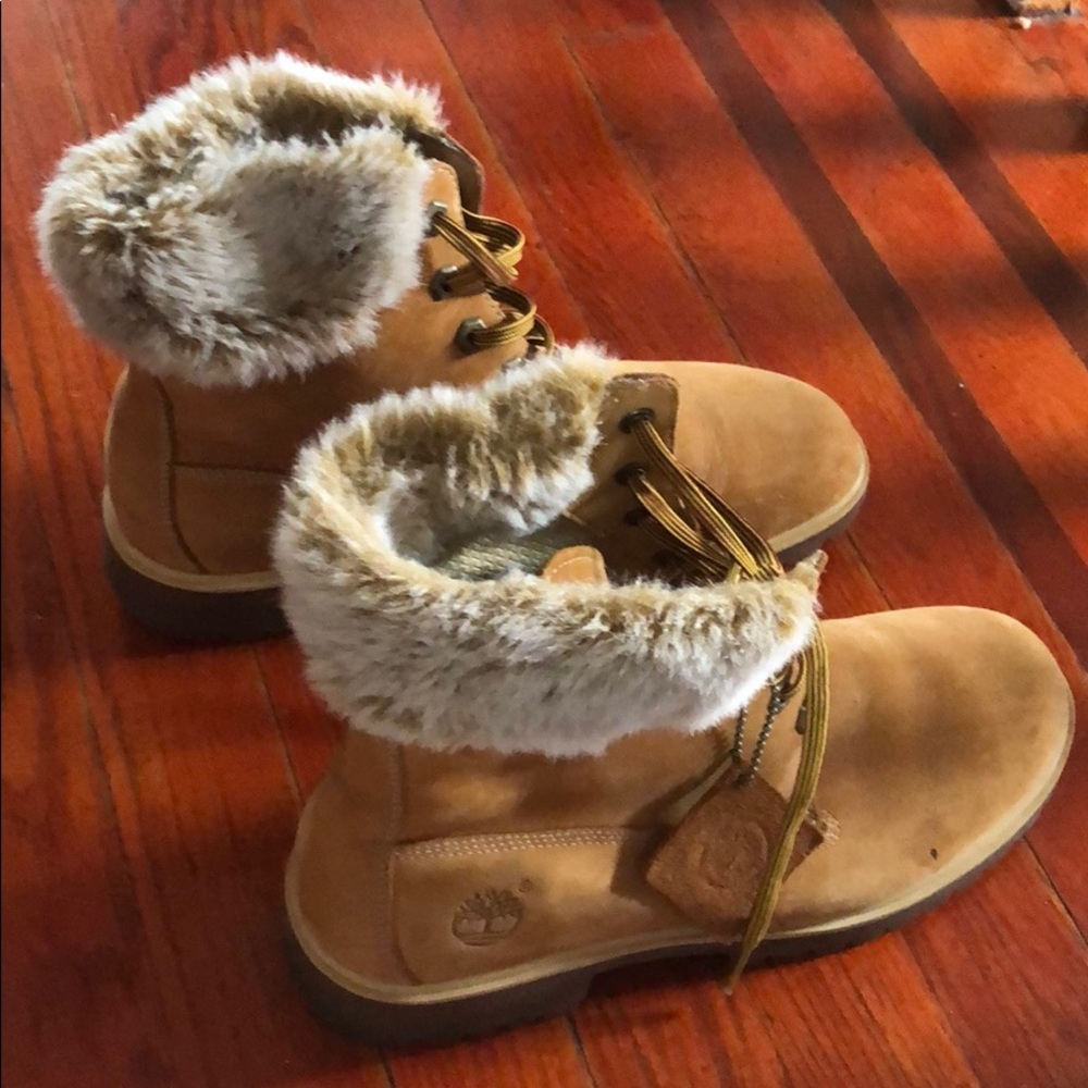 Women’s timberland boots size 9